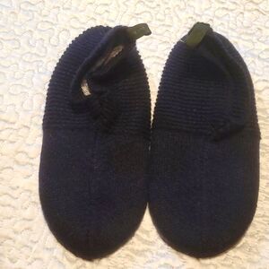 NWOT  BOMBAS  THE GRIPPER SLIPPER,  SIZE: MEDIUM